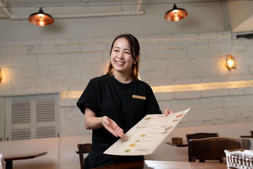 モンスーンカフェ 恵比寿の制服3