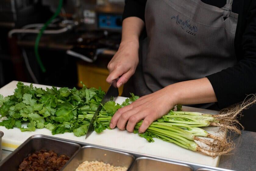 モンスーンカフェ 代官山の制服4