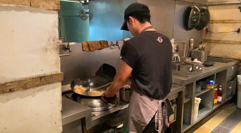 モンスーンカフェ 舞浜イクスピアリの制服4