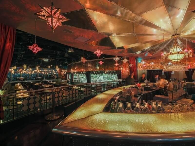 カフェ レガートの制服2