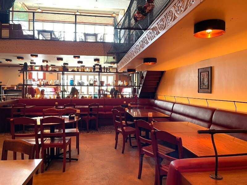 モンスーンカフェ 代官山の制服1