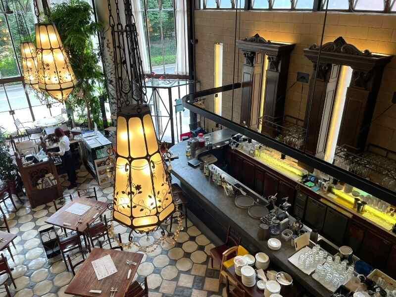 カフェ ラ・ボエム 新宿御苑の制服1