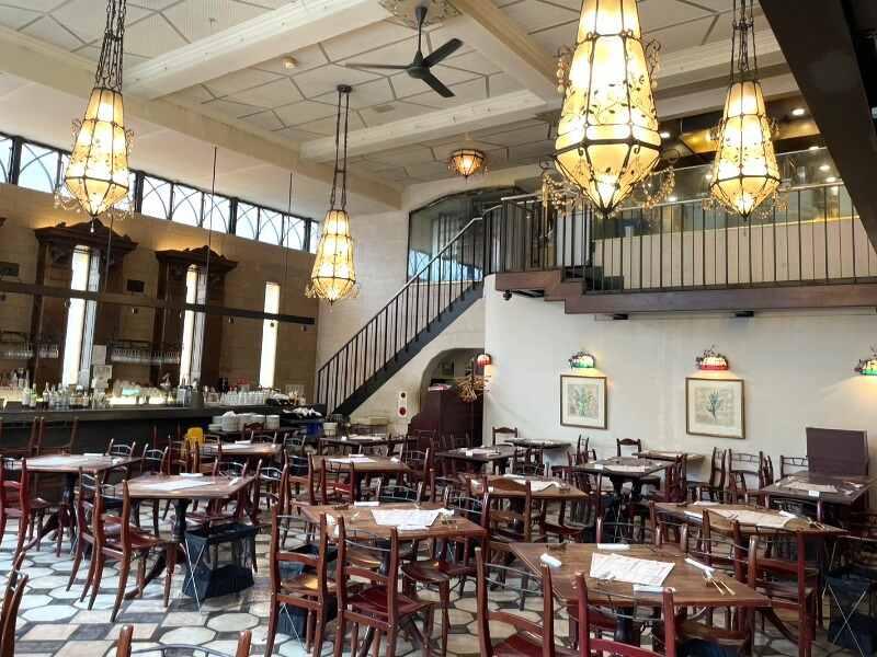 カフェ ラ・ボエム 新宿御苑の制服6