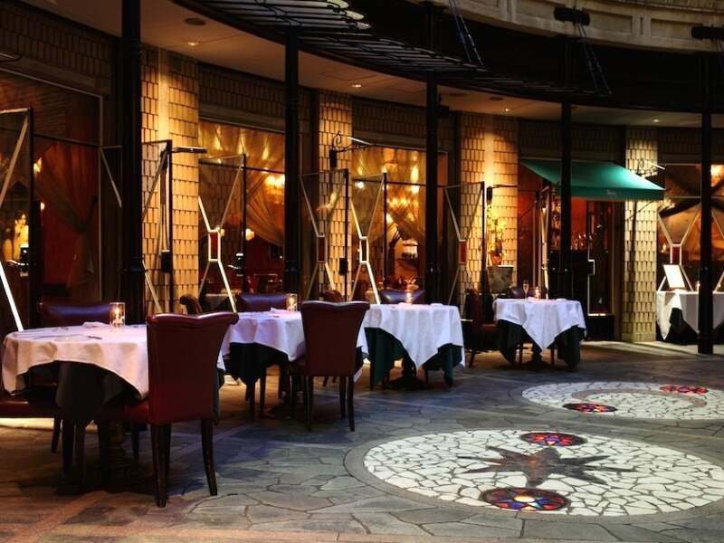 タブローズ　インターナショナルキュイジーヌの制服3