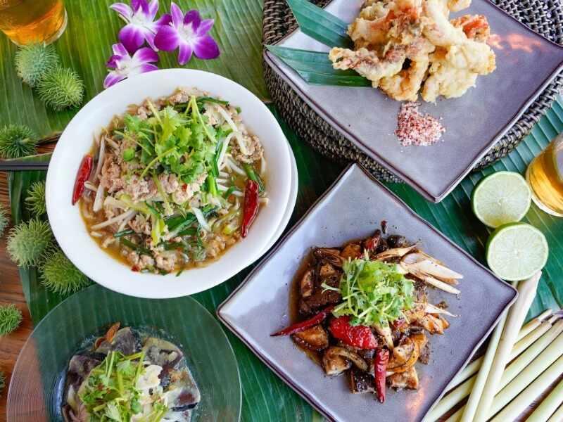 モンスーンカフェ 代官山の制服3