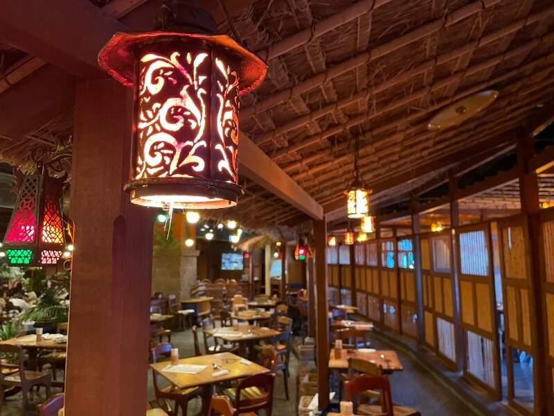 モンスーンカフェ 舞浜イクスピアリの制服3