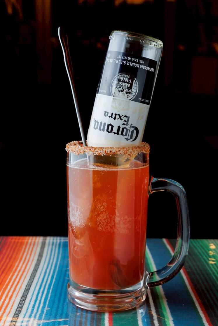 墨国回転鶏料理(ボッコクカイテンドリ)福島店の制服1