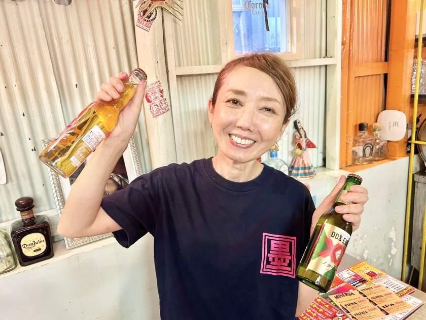 墨国回転鶏料理(ぼっこくかいてんどり)天満店の制服3