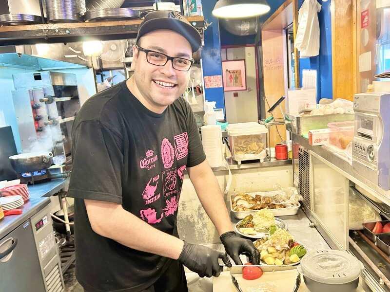 墨国回転鶏料理(ぼっこくかいてんどり)天満店の仕事画像3