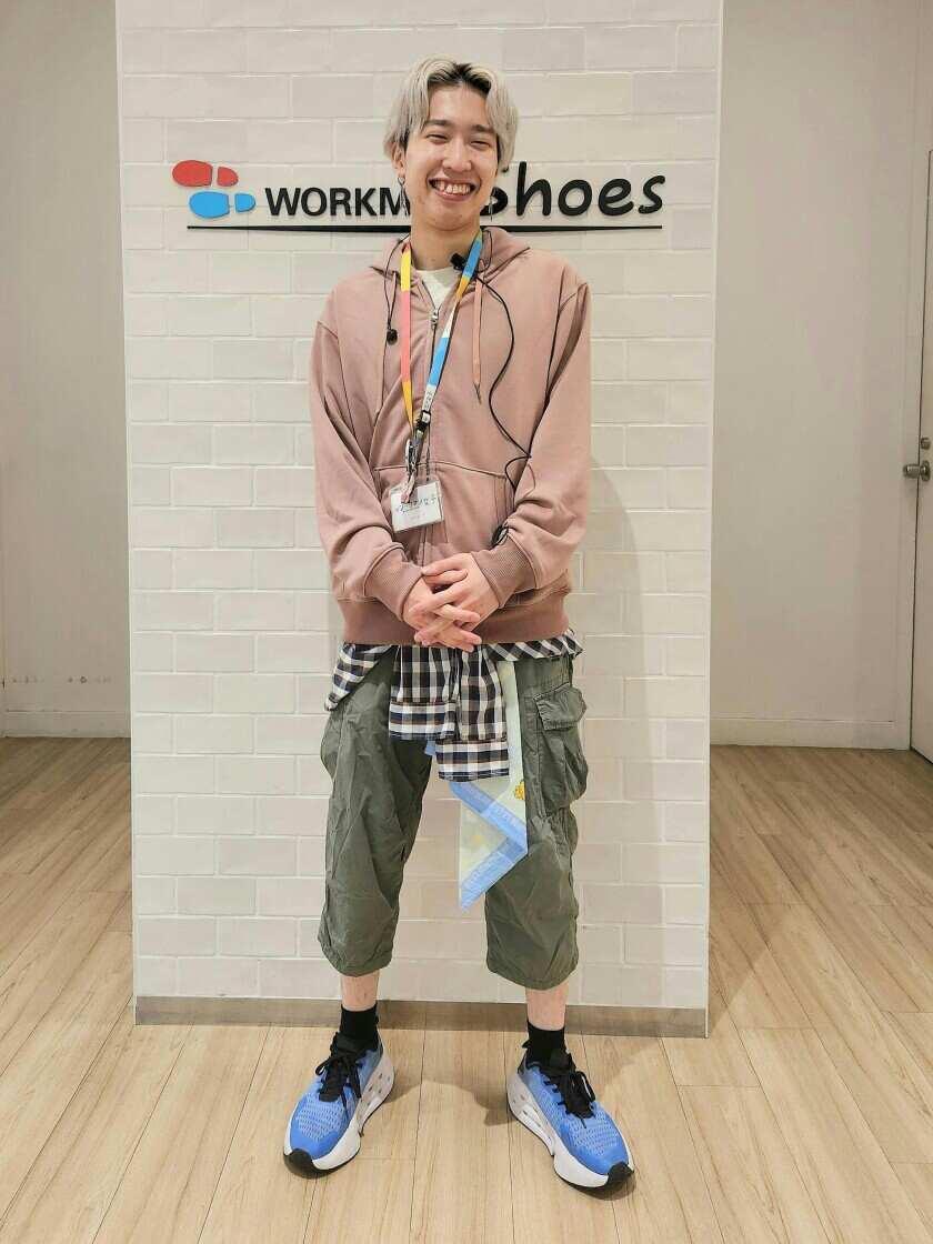 ワークマン女子 池袋サンシャインシティ店の制服2