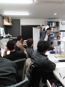<20~30代多数活躍中!>有限会社河瀬塾の制服3