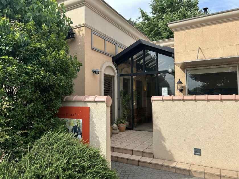 アルゾーニ・イタリアの制服6