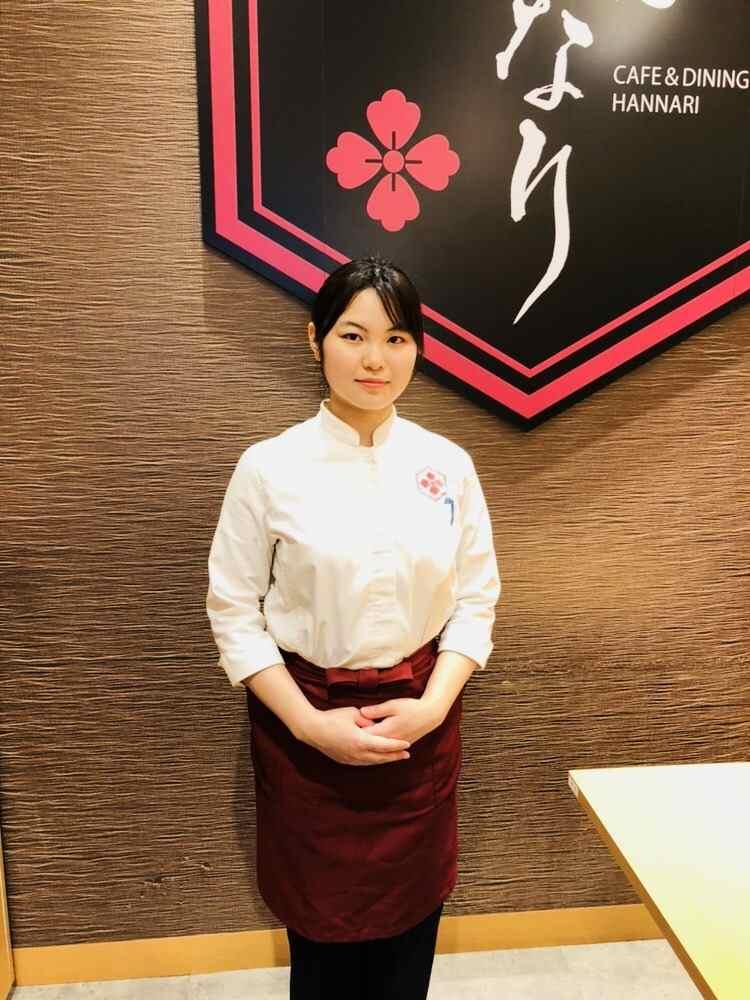 Cafe & Dining Hannari だし処 はんなり 酒々井プレミアムアウトレット店の制服1