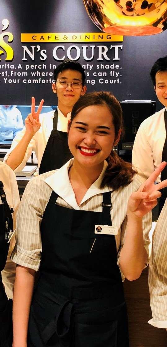 CAFE & DINIG N's COURTの制服1