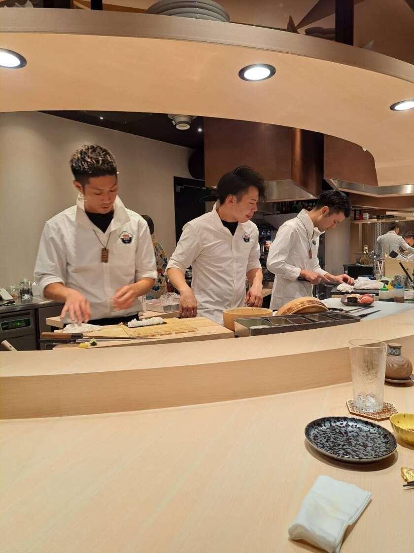 喜多郎寿し 博多店の制服3