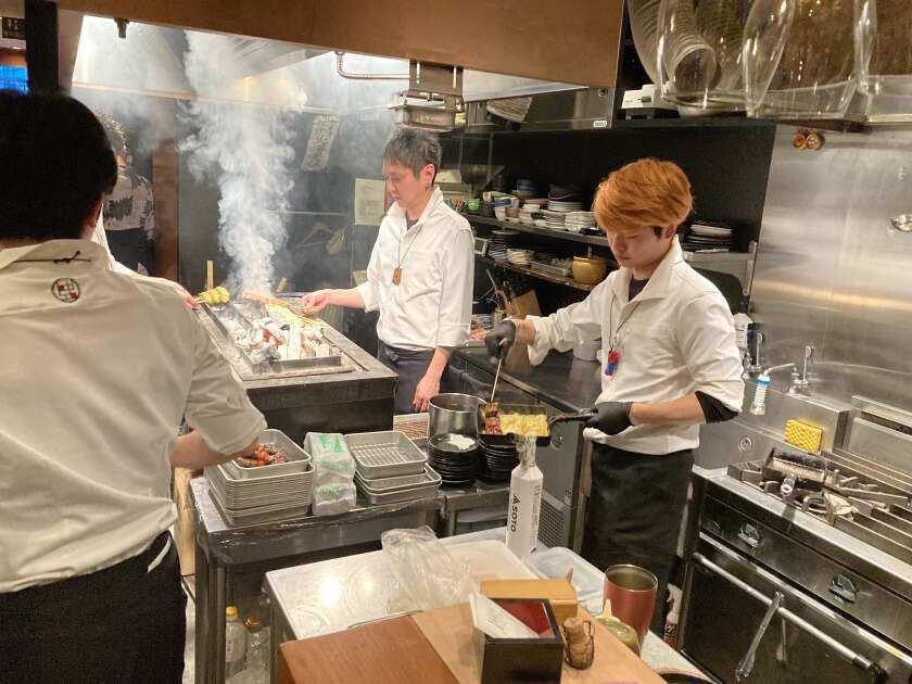 やきとり六三四(六三四グループ)の制服6