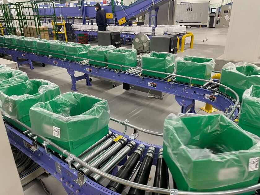 株式会社クローバーコネクト 駿河事業所の制服2