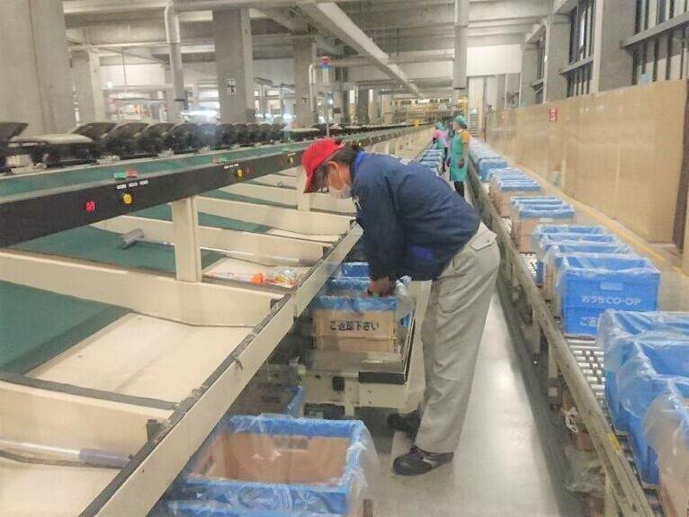 クローバーコネクト座間食品セットセンターの制服4