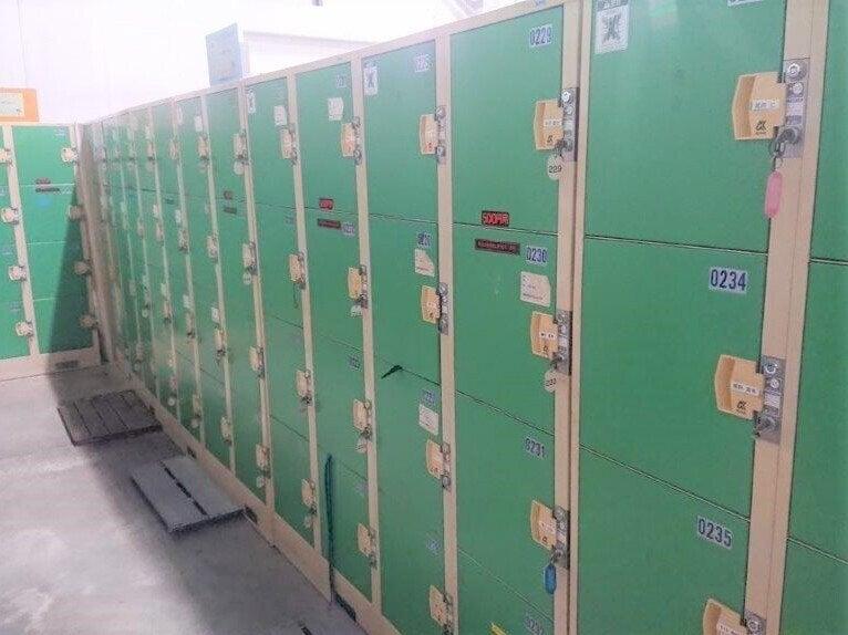 クローバーコネクト座間食品セットセンターの制服3