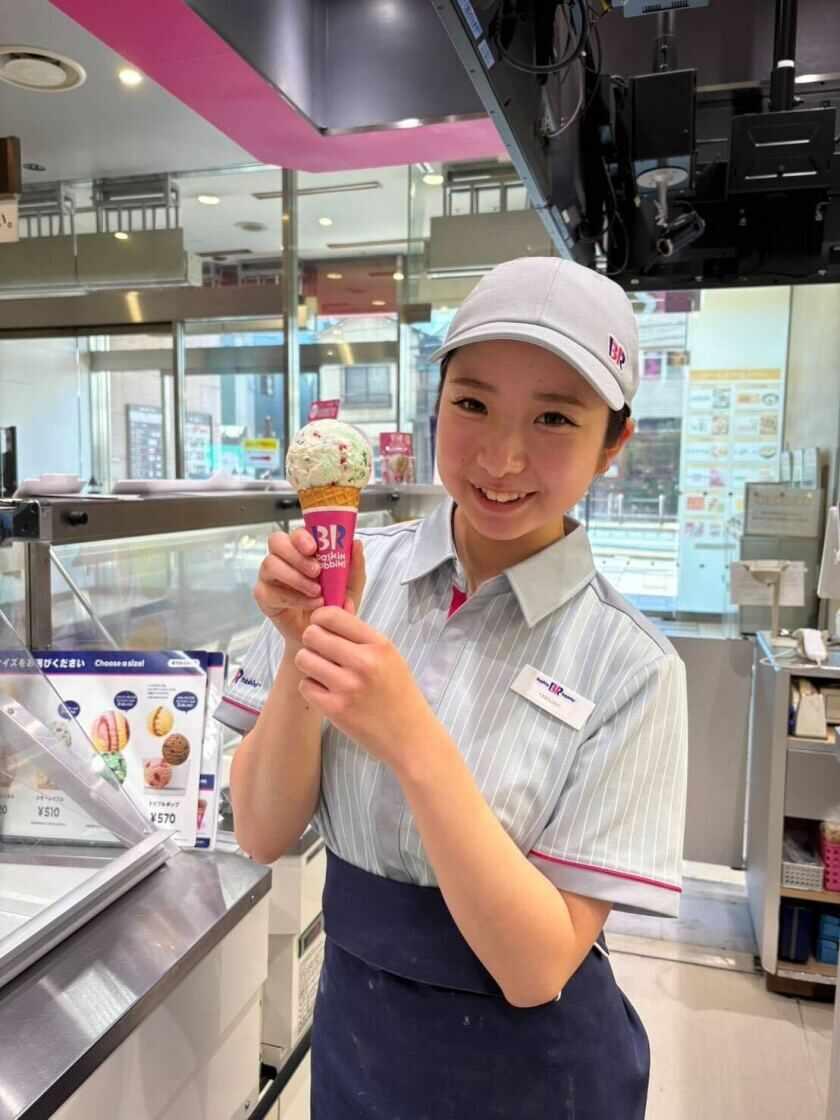 サーティワンアイスクリーム 北千住店の制服1