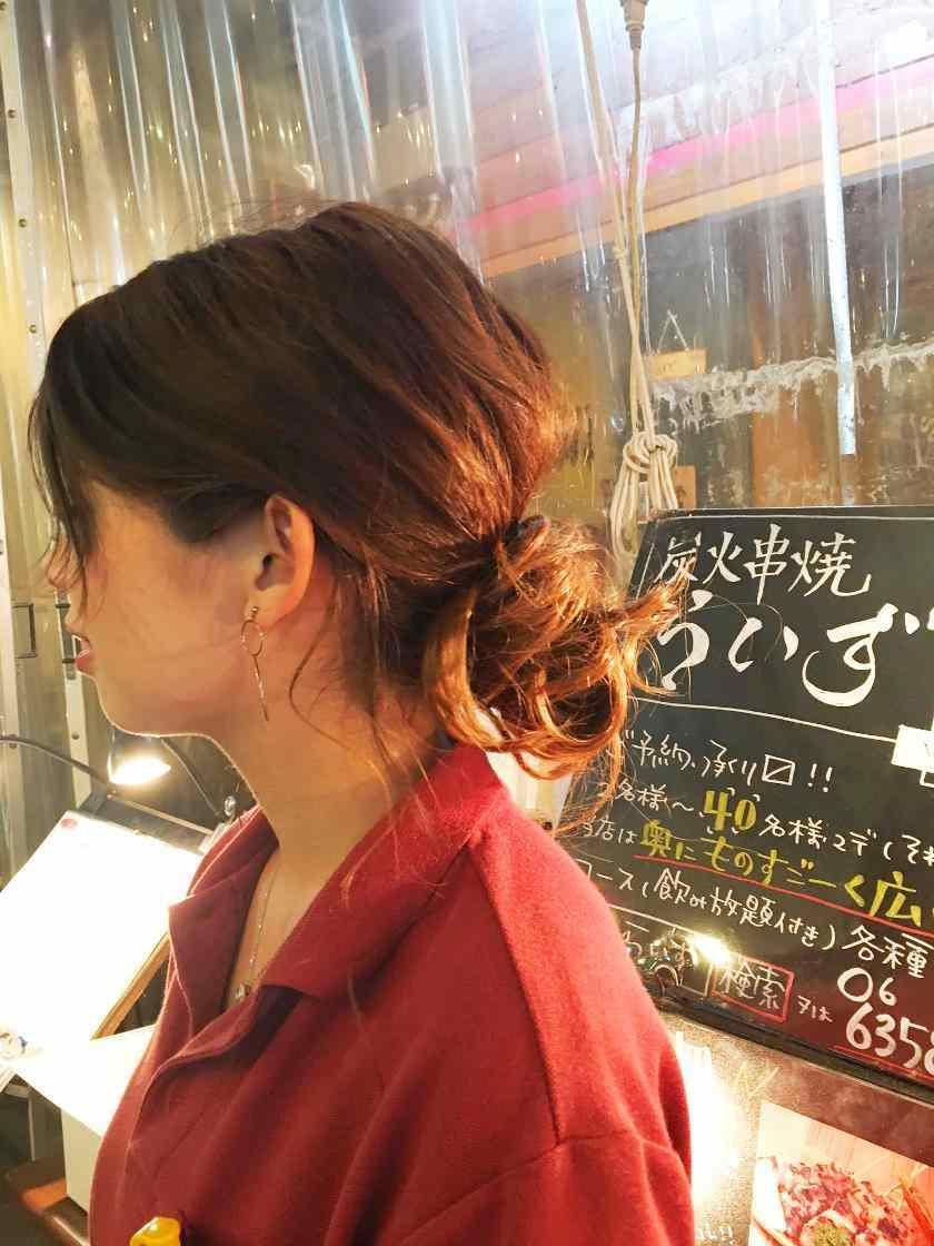 炭火串焼らいず 梅田店の制服3