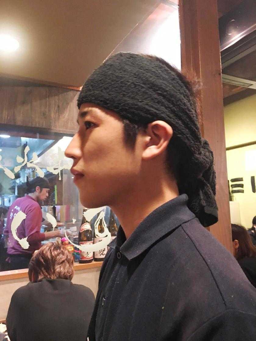 炭火串焼らいず 梅田店の制服6