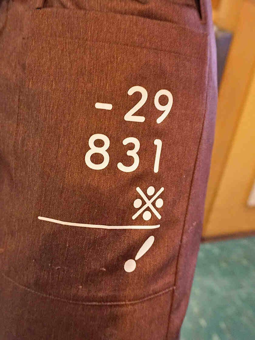 びっくりドンキー 浜松萩丘店の制服3