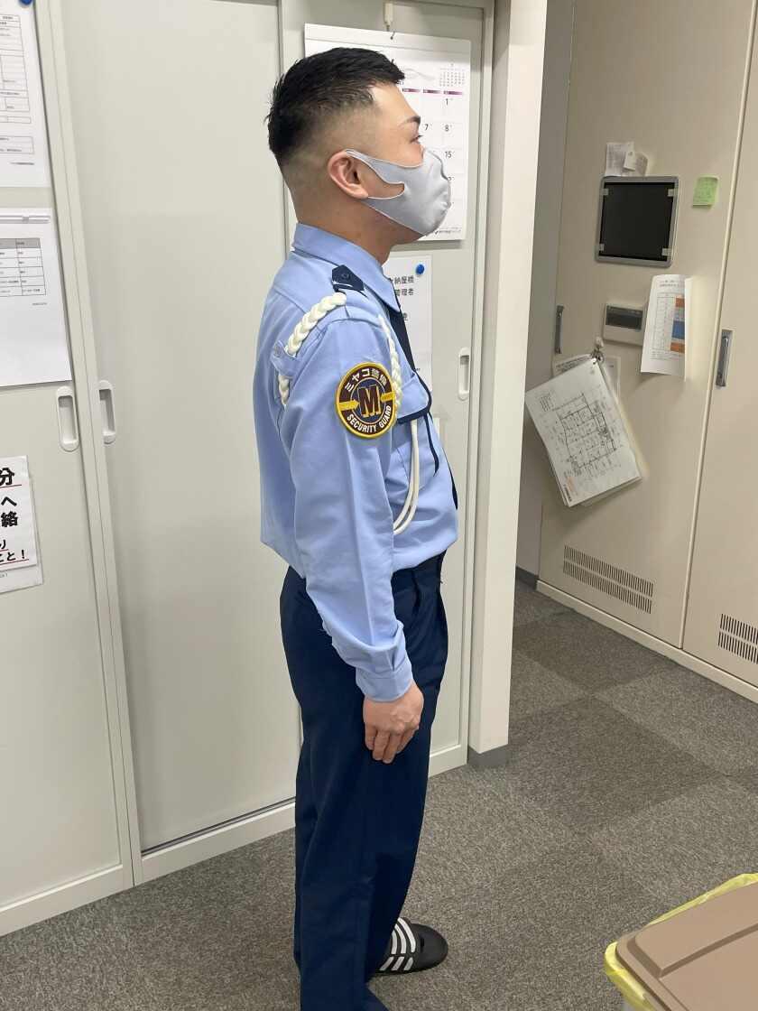株式会社ミヤコ警備保障 採用担当「001」の制服2
