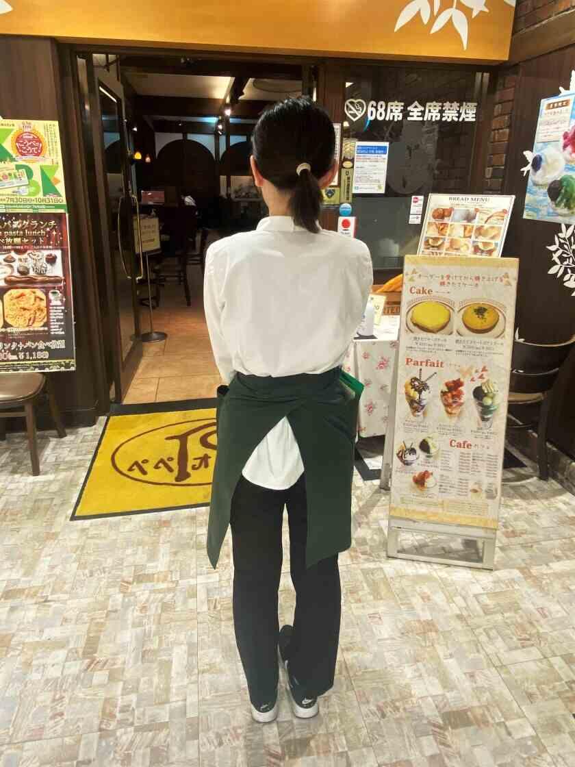 パスタ&カフェ Pepeolio(ペペオリオ)の制服3