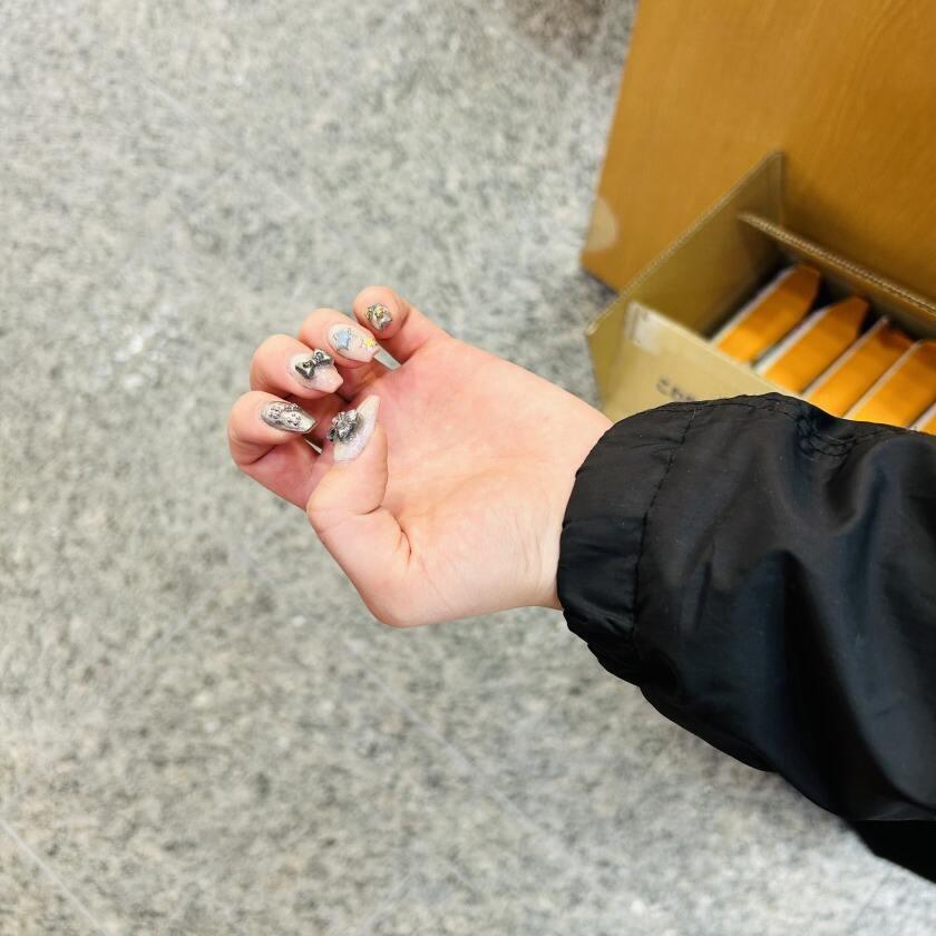 お菓子のデパートよしや とれとれ市場店の制服2