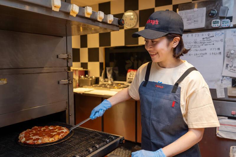 シェーキーズイオンモール座間店の仕事画像3