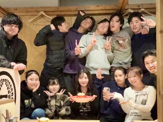 3月スタート同期20名大募集!髪色自由♪20代の未経験&学生活躍中(フード・飲食、福岡市中央区)のイメージ画像