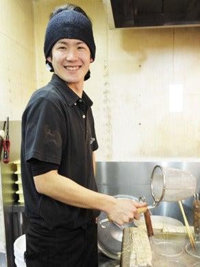 博多らーめん Shin Shinの制服8