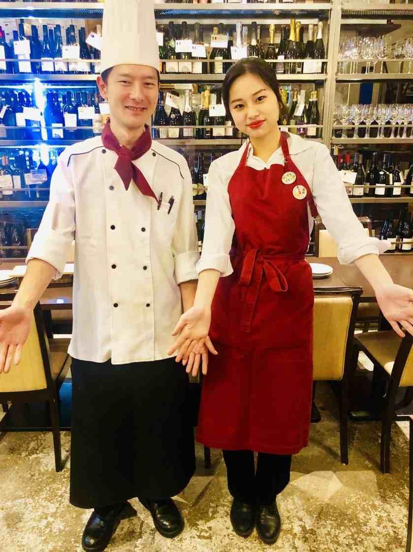 銀座でワインの制服3