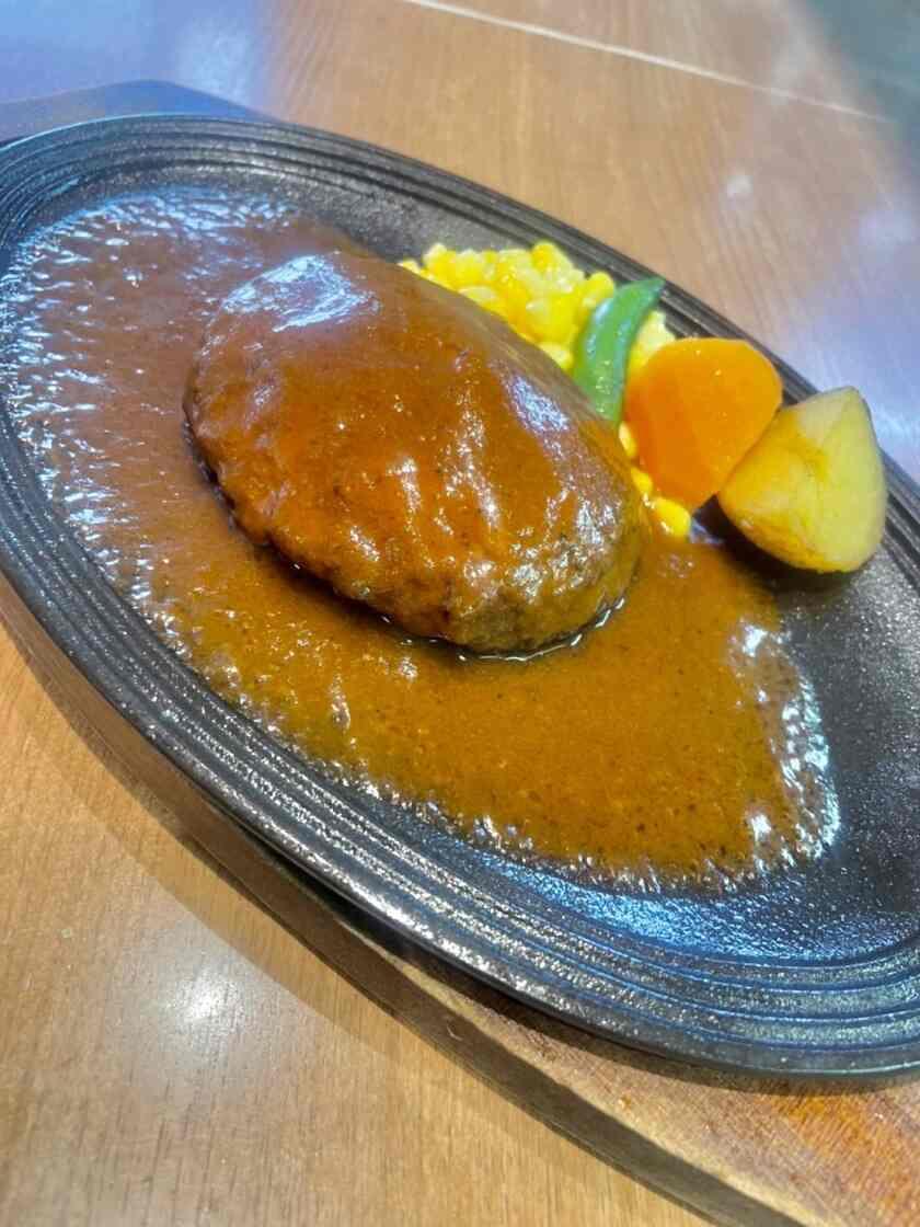 ハンバーグオニオン 合川本店 の制服1