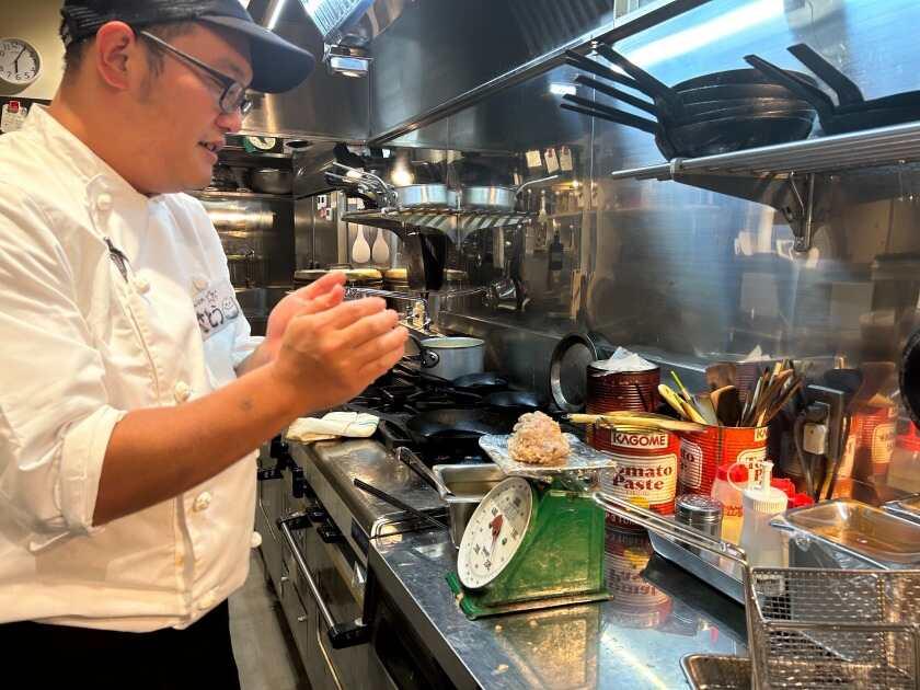 有限会社ハンバーグオニオン 鳥栖店の制服1