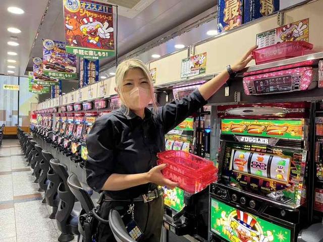 【ホールスタッフ募集】未経験でも安心/週2~1日4h~OK/髪色自由(サービス、久留米市)のイメージ画像