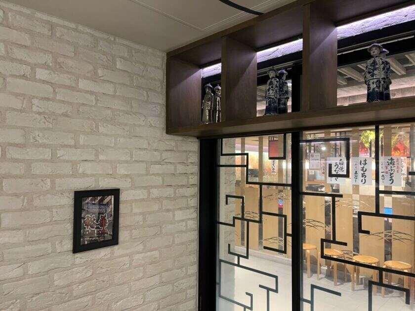 上海バール エキマルシェ(JR西日本グループ)の制服3