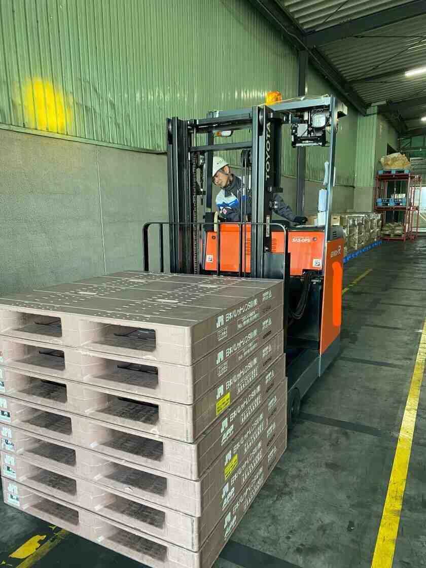 株式会社ウエダ 神戸営業所の制服4