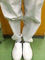 ケーニヒスクローネ 六甲工場の制服2