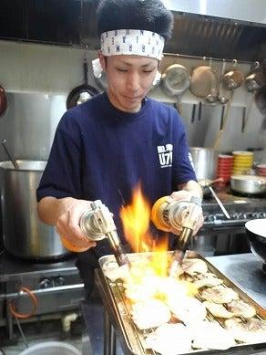 株式会社UNARI(ラーメン海鳴 清川店)の制服4