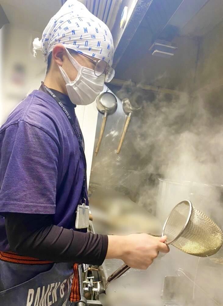 株式会社UNARI(ラーメン海鳴)の制服7