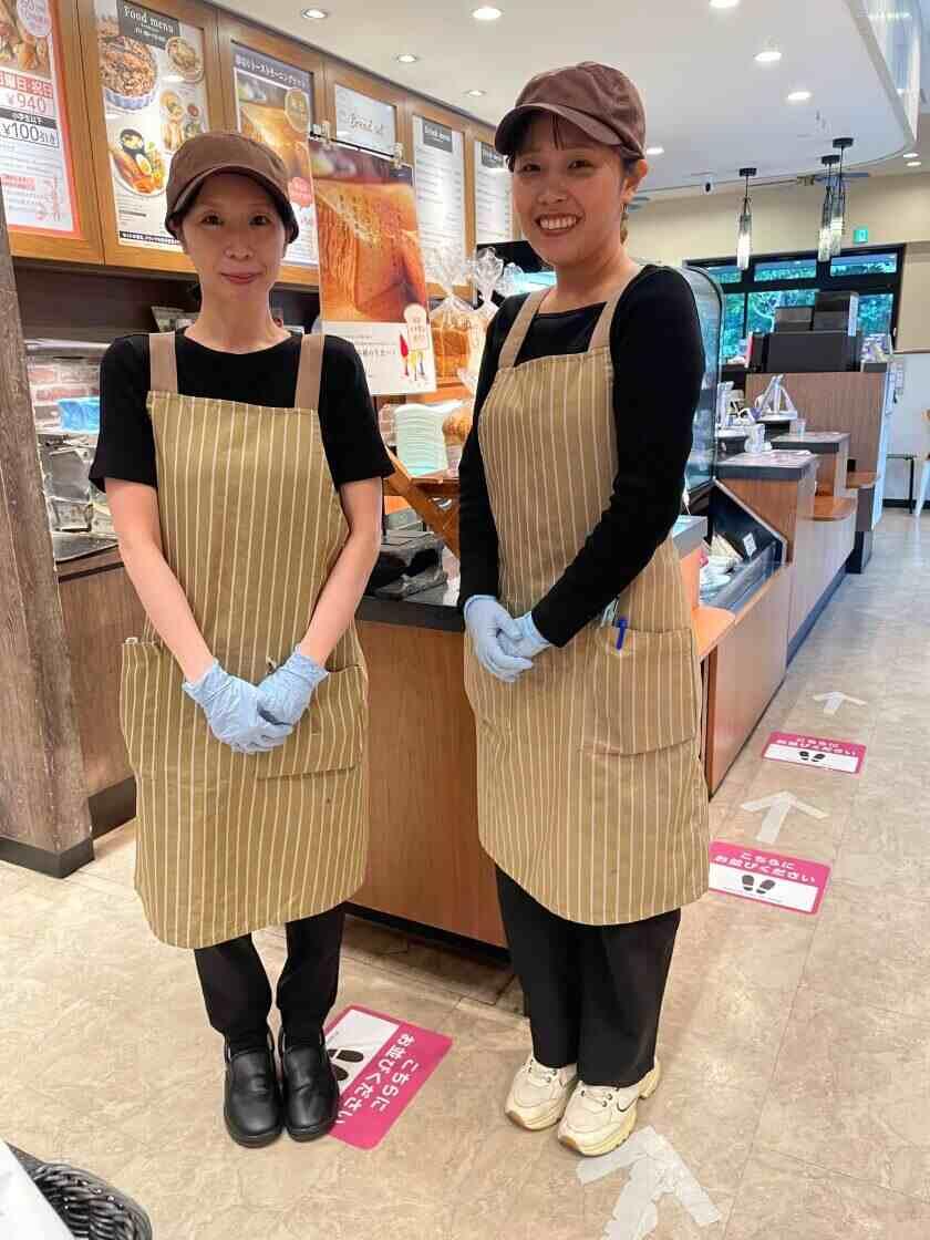 MIYABI cafe & boulangerie の制服1