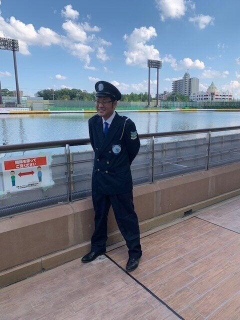 ボートピア名古屋の制服1