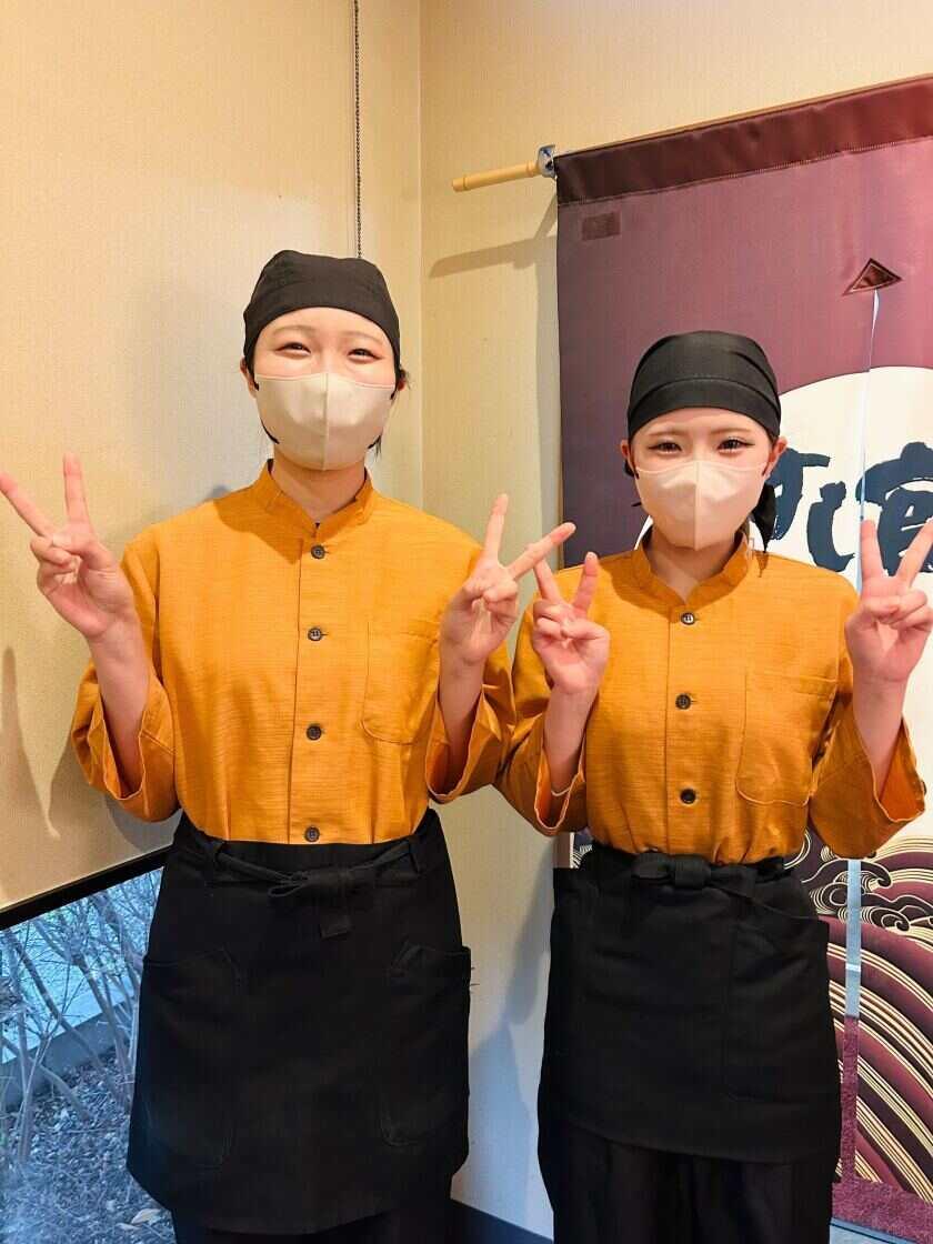 すし官太 加古川店の制服2