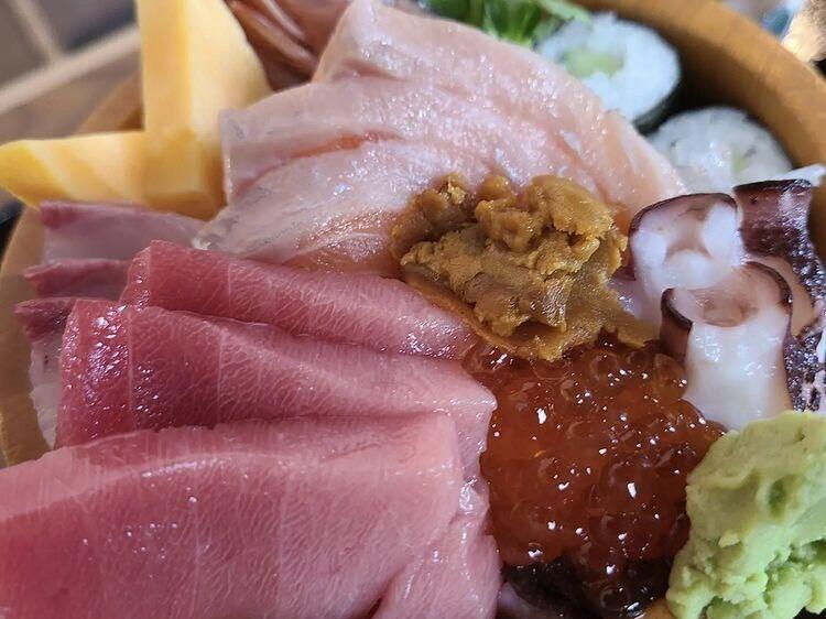 Tonkoya FISH MARKET(とんこや テイクアウト専門店)の制服6