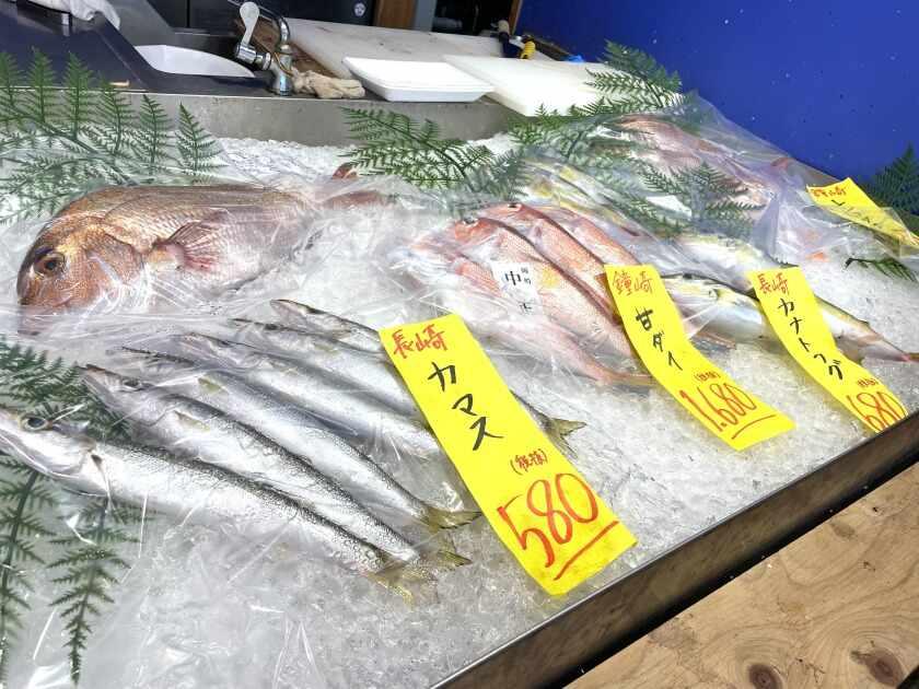 Tonkoya FISH MARKET(とんこや テイクアウト専門店)の制服7