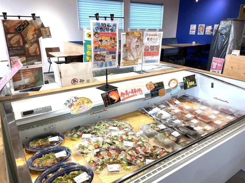 Tonkoya FISH MARKET(とんこや テイクアウト専門店)の制服3