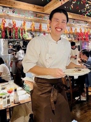 GARLIC JO’S 川崎アゼリア店の制服2