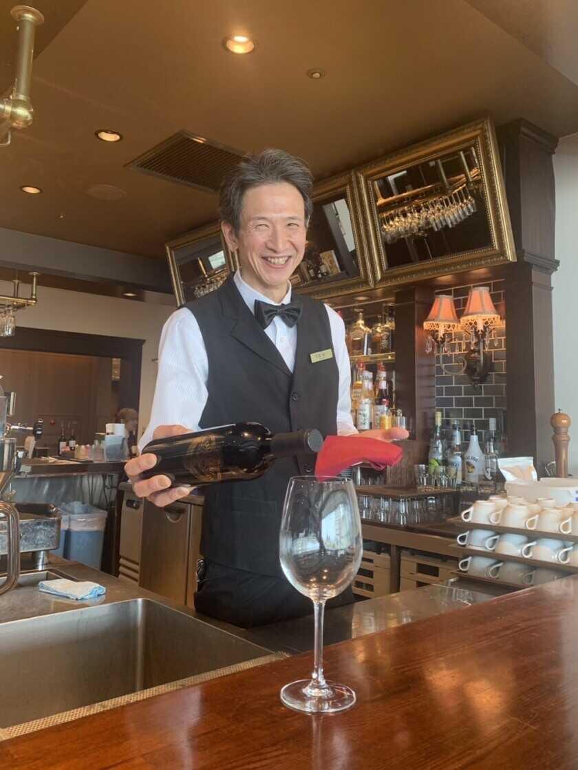 MANGIA MANGIA prime rib & cioppino 横浜ランドマークタワー店の制服4
